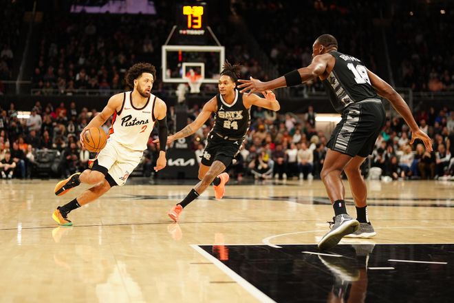 +大胜马刺5连胜 坎宁安25+12福克斯27分j9九游真人游戏第一品牌稳居前六！活塞3人20(图3)
